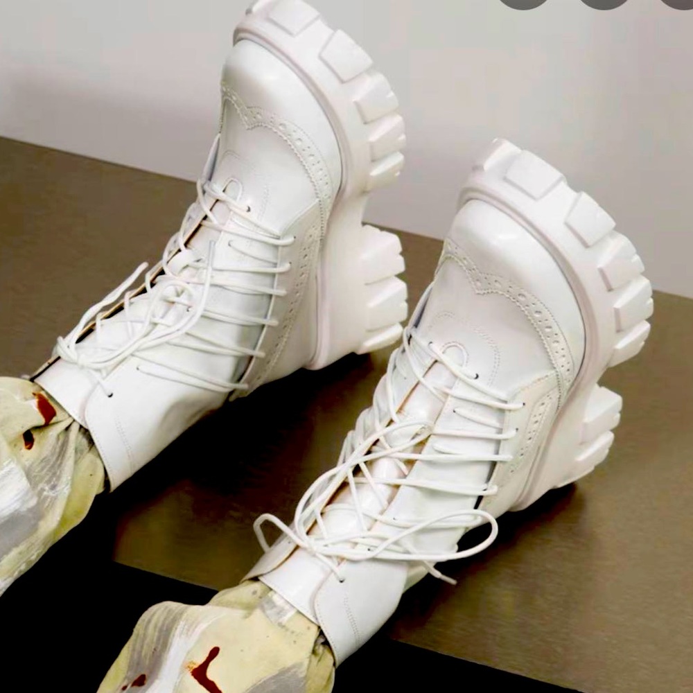 Lost in Echo brand new ! Light weight boots